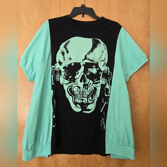 Upcycled Megadeth Metal Rock Band Skull Graphic Concert Shirt - Picture 1 of 2